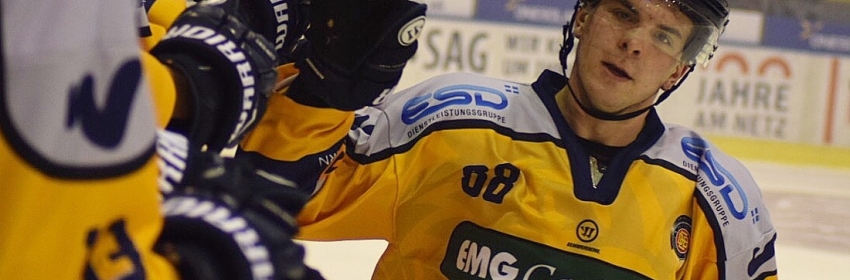 Eishockey Oberliga Nico Vogl verlaengert beim EHC Waldkraiburg