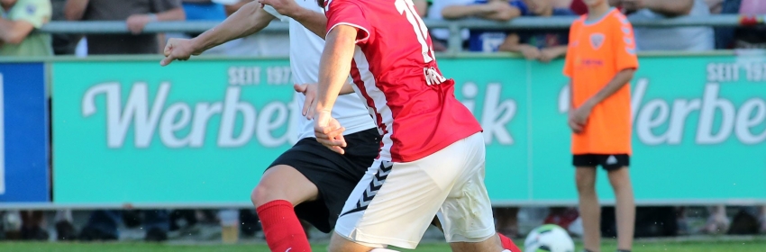 Fussball Regionalliga Bayern Buchbach schlaegt Rosenheim