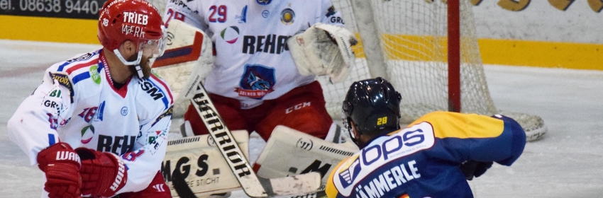 Eishockey Oberliga Loewen muessen zwei Mal gegen Selb ran