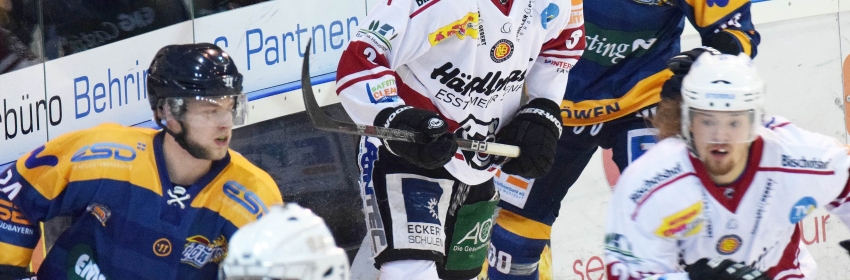 Eishockey Oberliga EHC Waldkraiburg verliert gegen EV Regensburg mit 1 zu 4