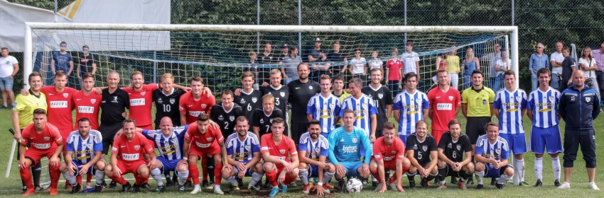 Benefizspiel in Eberspoint war voller Erfolg Buchbach gewinnt gegen Auswahl aus Landshut mit 6 zu 2