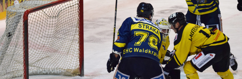 Eishockey Bayernliga: Blaulichttag des EHC Waldkraiburg war im doppelten Sinn  ein Erfolg