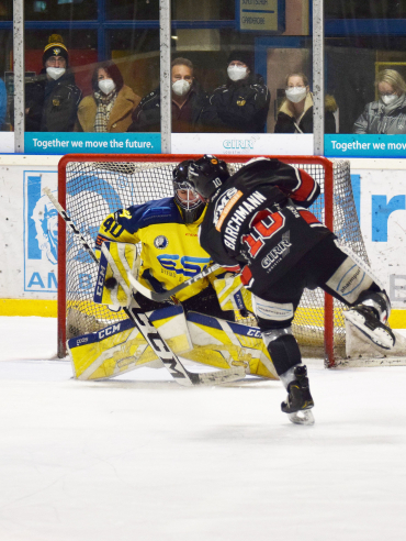 Eishockey Bayernliga Waldkraiburg siegt in Koenigsbrunn